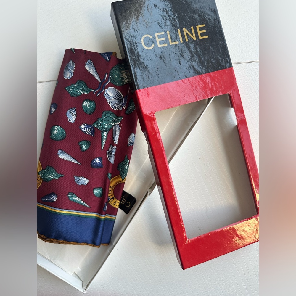 15x15 CELINE Paris 100% Silk Vintage Seashell Scarf with Box - Picture 4 of 12